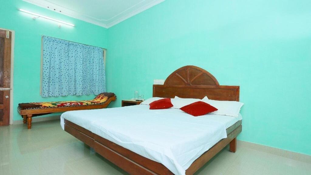 Hill Green Home Stay Теккади Экстерьер фото